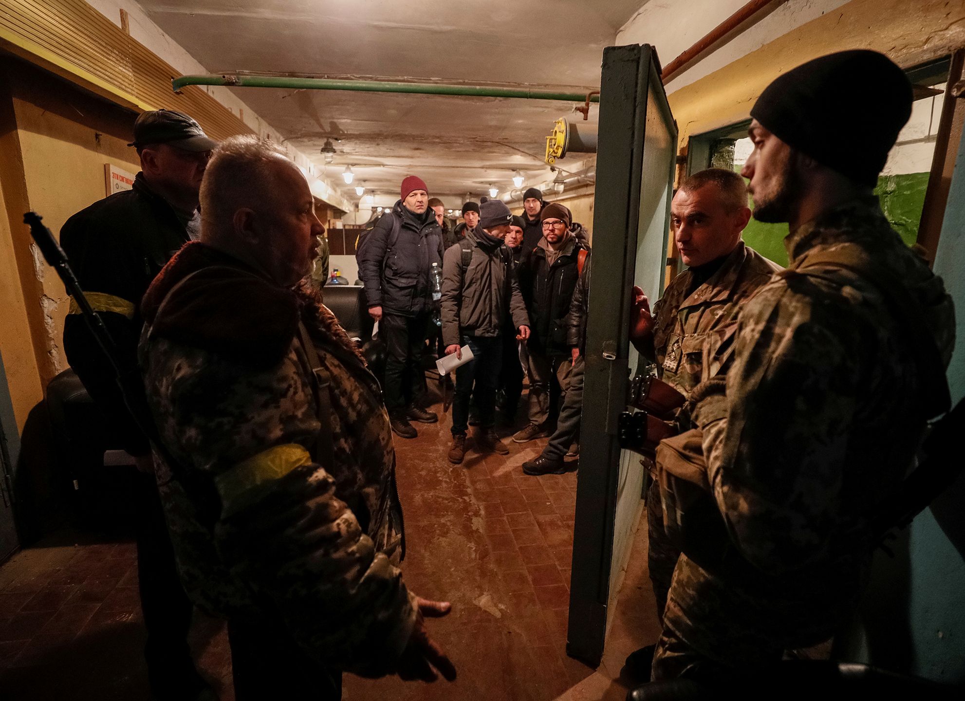 Wojna na Ukrainie: Mieszkańcy dołączają do WOT w Kijowie. Są gotowi do walki 7