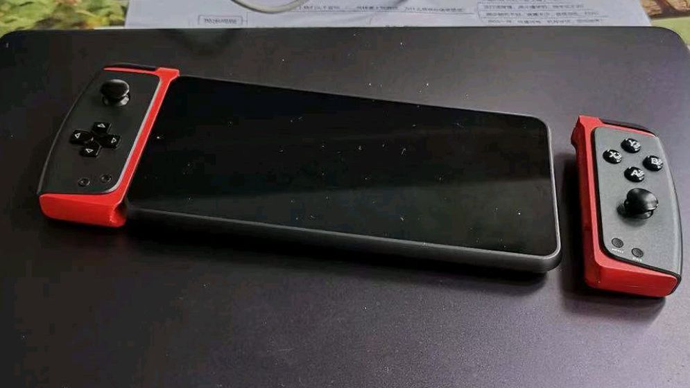 Tajemniczy projekt GPD przypominający Nintendo Switch (fot. tieba.baidu @ lucyax)