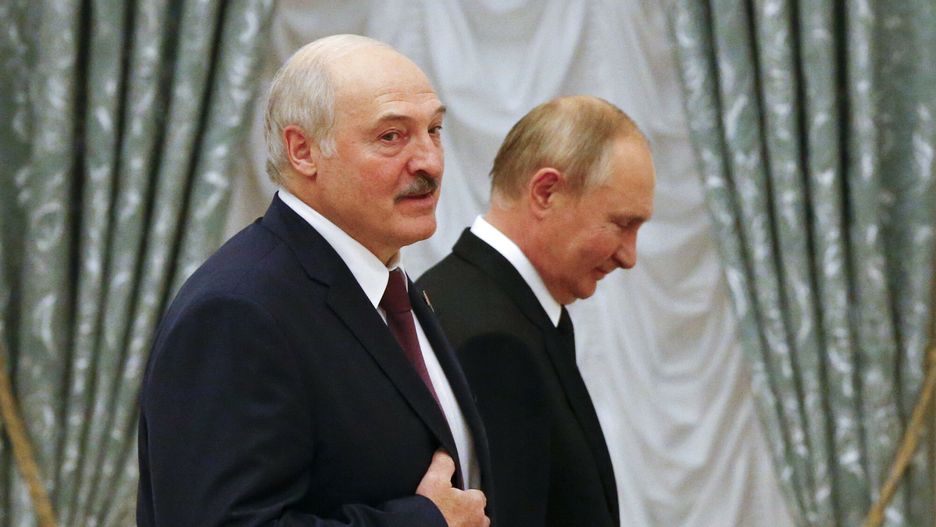 Spotkanie Putina z ?ukaszenk? w Moskwie
Russian President Vladimir Putin, right, and Belarusian President Alexander Lukashenko walk in the hall during a joint press conference in the Kremlin in Moscow, Russia, Thursday, Sept. 09, 2021. (Shamil Zhumatov/Pool Photo via AP)
Pool Reuters