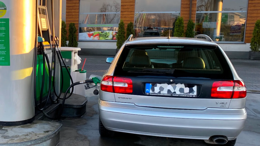 Tankowanie wciąż kosztuje sporo