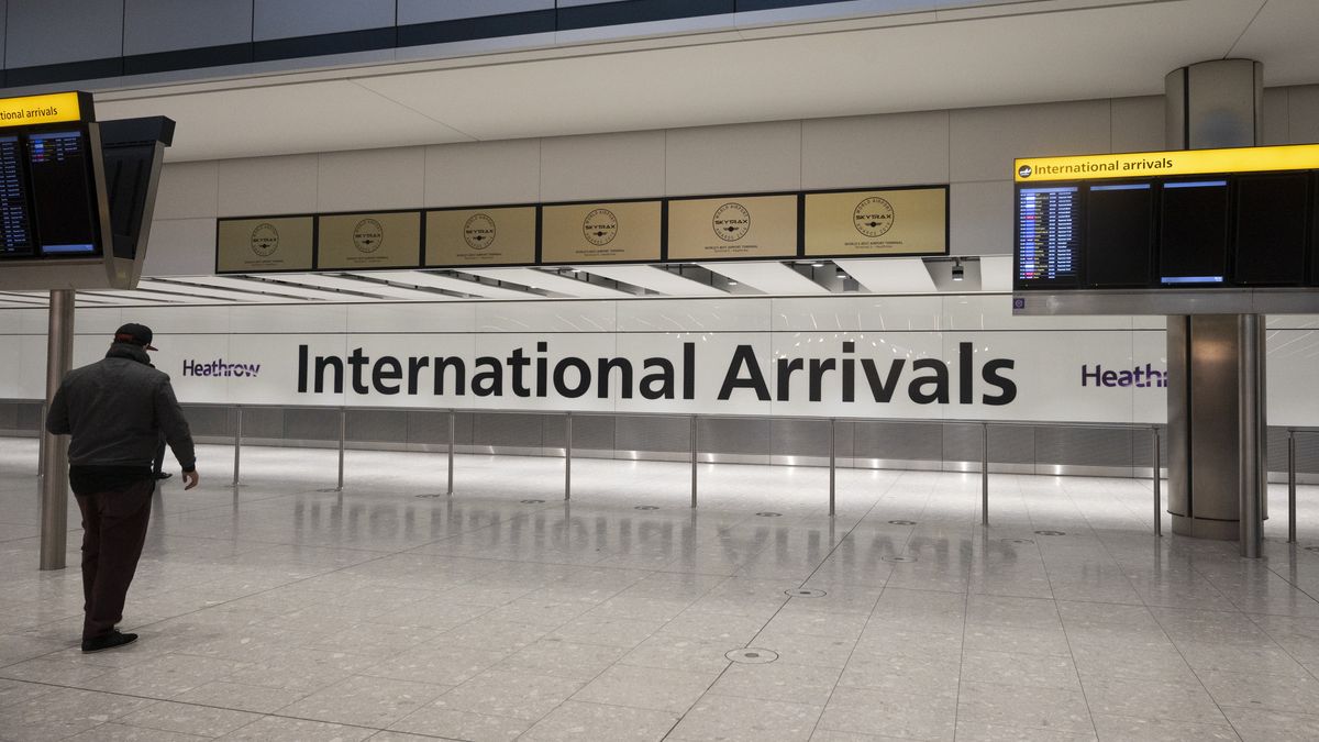 LONDON, UNITED KINGDOM - FEBRUARY 16: The international travellers arrivals areas of London Heathrow Airport in London, United Kingdom on February, 16, 2021. All travellers arriving in England from 33 high-risk countries will be required to quarantine in a hotel for 10 days. (Photo by Ray Tang/Anadolu Agency via Getty Images)