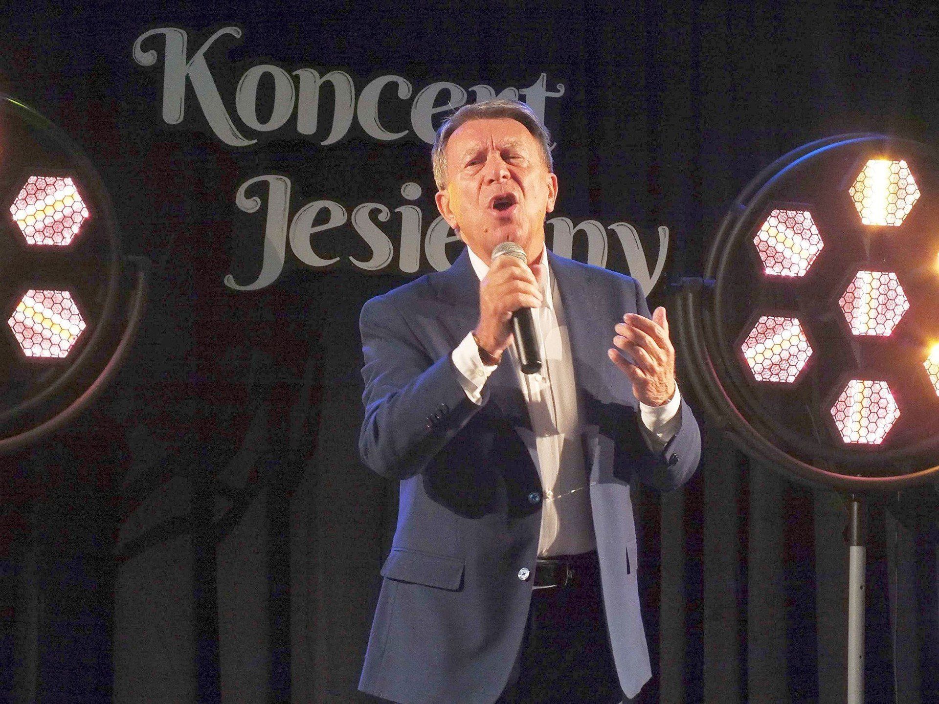 Wojciech Gąssowski na estradzie w Mircu
