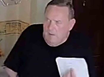 Konin: Oszust grasuje po mieszkaniach seniorów. Pokazała go policja