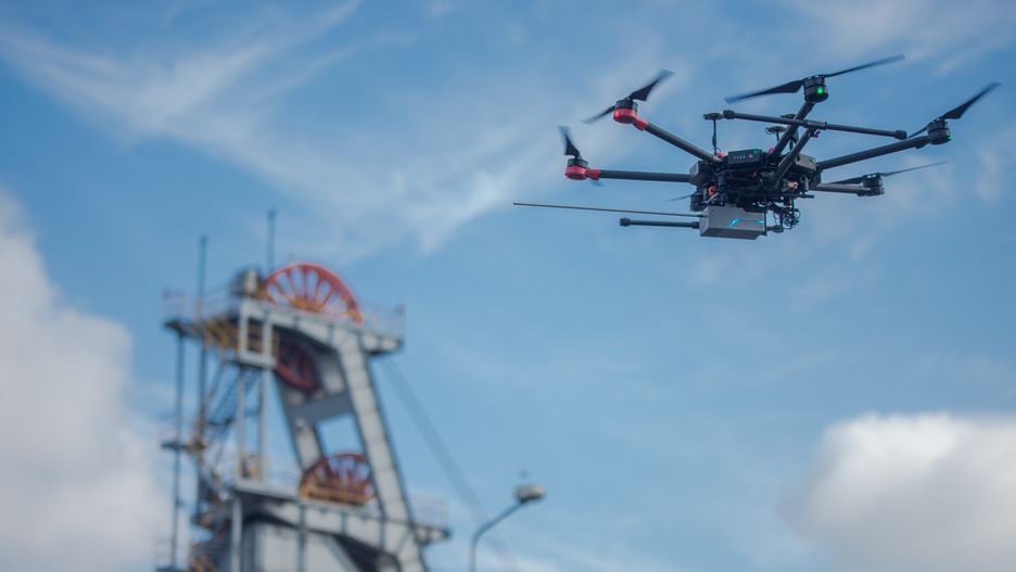 Śląsk. Dron staje się coraz przydatniejszym urządzeniem.