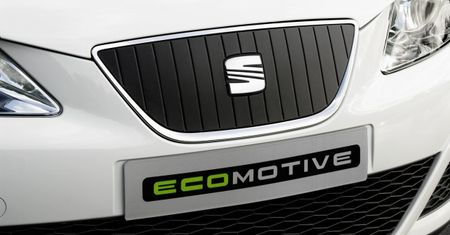 SEAT Ibiza na zielonym