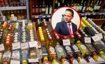Wojna o nocną prohibicję. Trzaskowski w końcu pojawił się na sesji rady Warszawy
