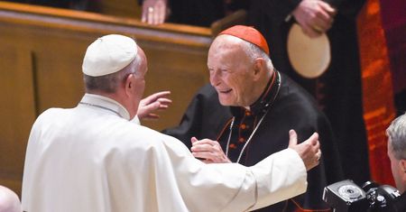Raport ws. kardynała McCarricka. Polskie wątki w raporcie Watykanu