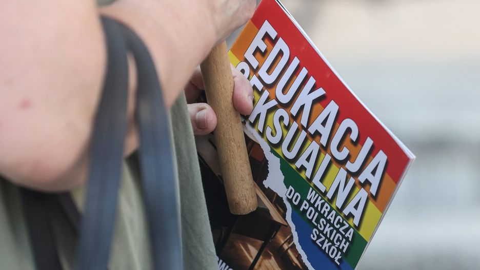 Edukacja zdrowotna przez przeciwników jest nazywana wprowadzaniem tylnymi drzwiami edukacji seksualnej. Nauczyciele udowadniają, że nie na tym te zajęcia polegają.