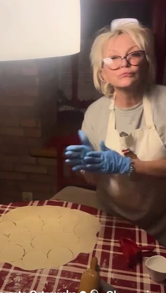 Małgorzata Ostrowska robi pierogi