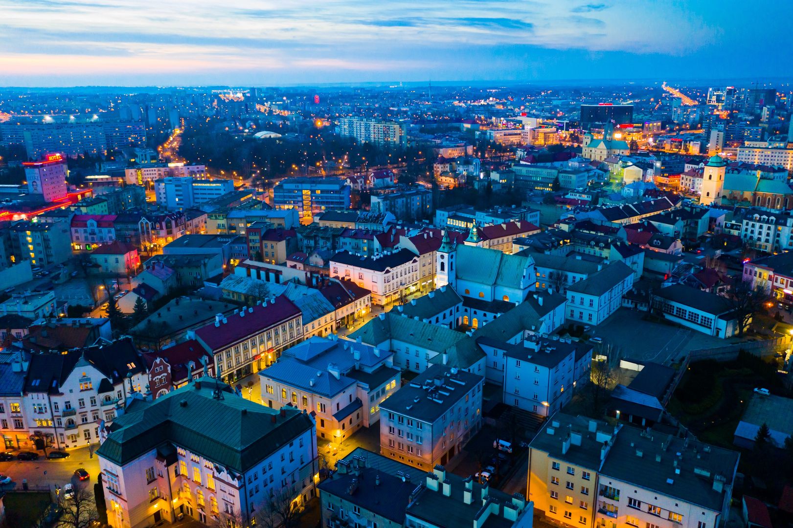 Pogoda w Rzeszowie. Prognoza na piątek, 16 maja 2025. Chłodniejszy, ale spokojny dzień pełen wiosennej świeżości