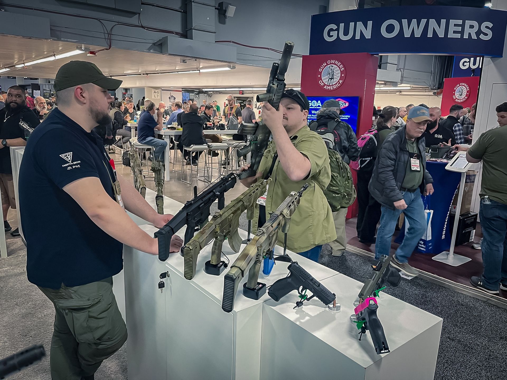 Karabinki Grot na wystawie podczas targów Shot Show 2024.