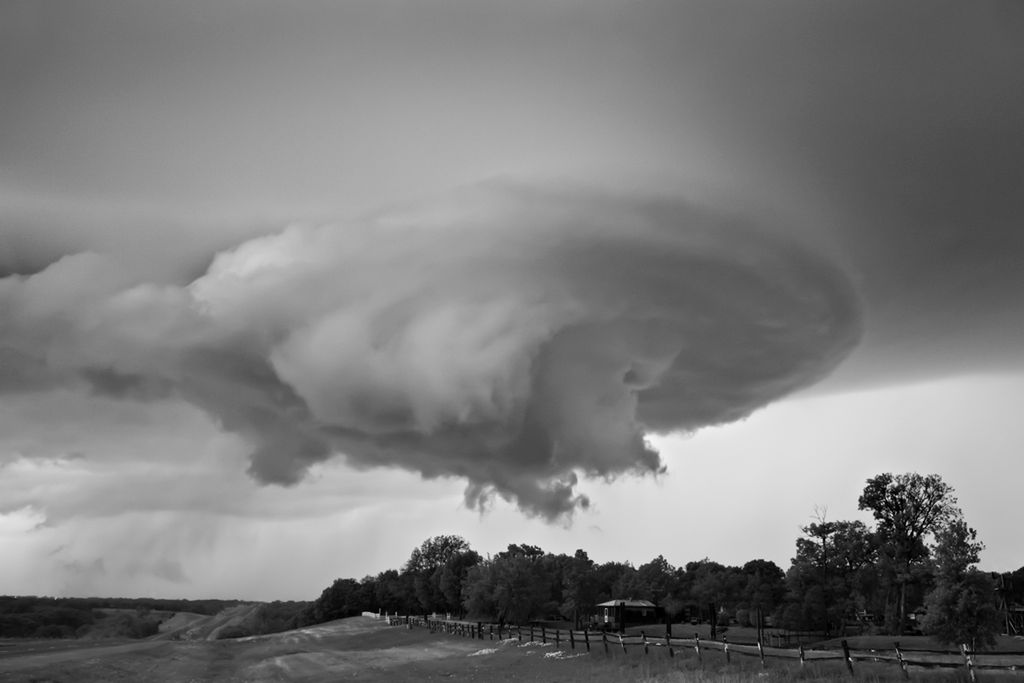 Mitch Dobrowner - fotograf ścigający tornada 4