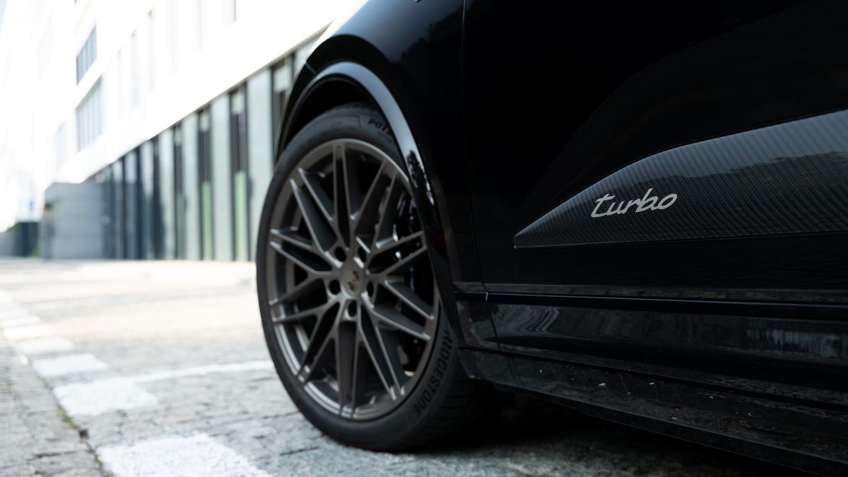 Porsche Macan Turbo EV