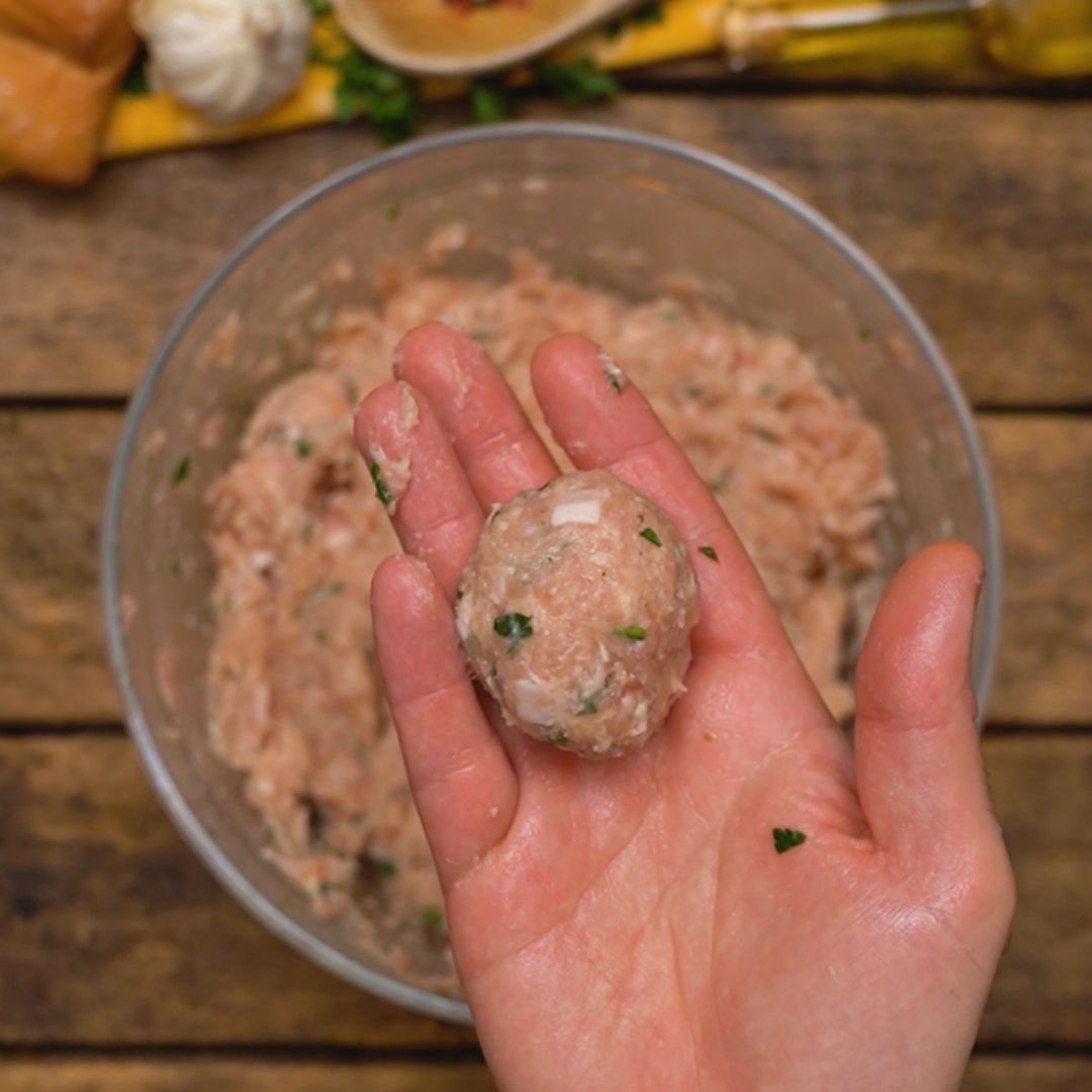 A few minutes and the meatballs are ready!