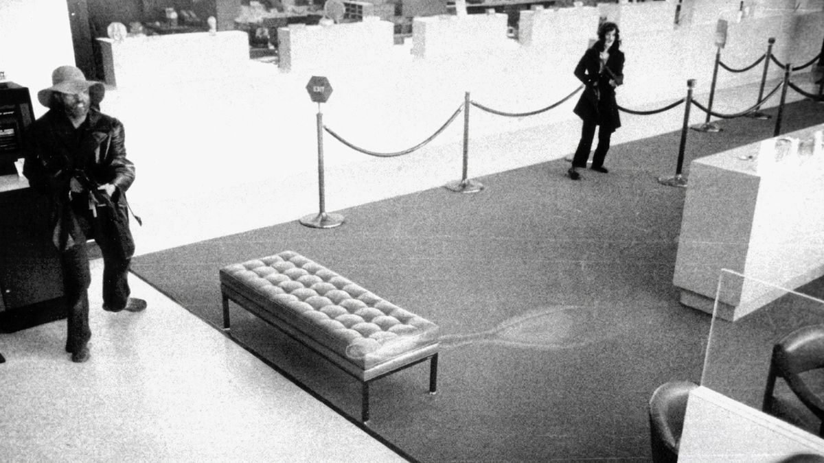 Patty Hearst podczas napadu na bank Hibernia