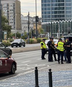 Wypadek w centrum Warszawy. 10-latek przebiegał przez ulicę