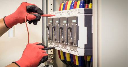 Upada polska firma elektryczna. Będą zwolnienia grupowe