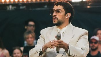 Cała Warszawa mówi po hiszpańsku. Bad Bunny zamienił Polskę w Portoryko [ZDJĘCIA, RELACJA]