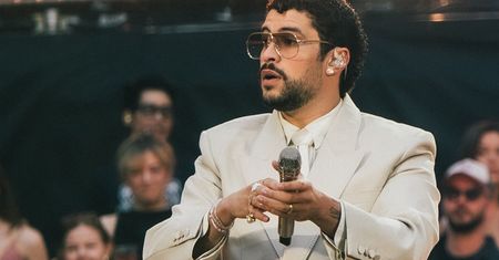 Cała Warszawa mówi po hiszpańsku. Bad Bunny zamienił Polskę w Portoryko [ZDJĘCIA, RELACJA]