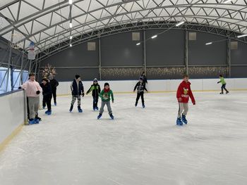 Suwałki: Czas na łyżwy. Miejskie lodowisko już czynne