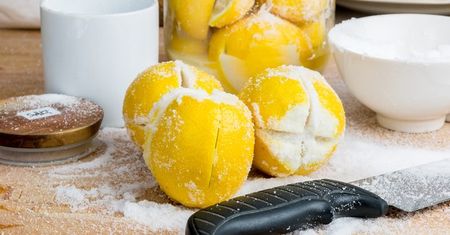 Kiszone cytryny. Wróg kamieni żółciowych i sprzymierzeniec trawienia