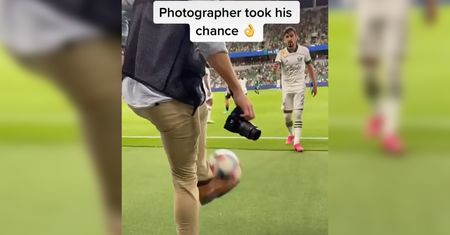 5 minut sławy fotografa sportowego. Pokazał na meczu swoje umiejętności