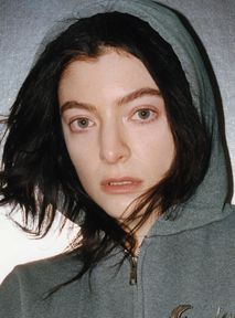 Fani Lorde czekali na jej koncert ponad dobę. Co jeszcze są w stanie zrobić dla artystki? [VIBEZ IN LINE]