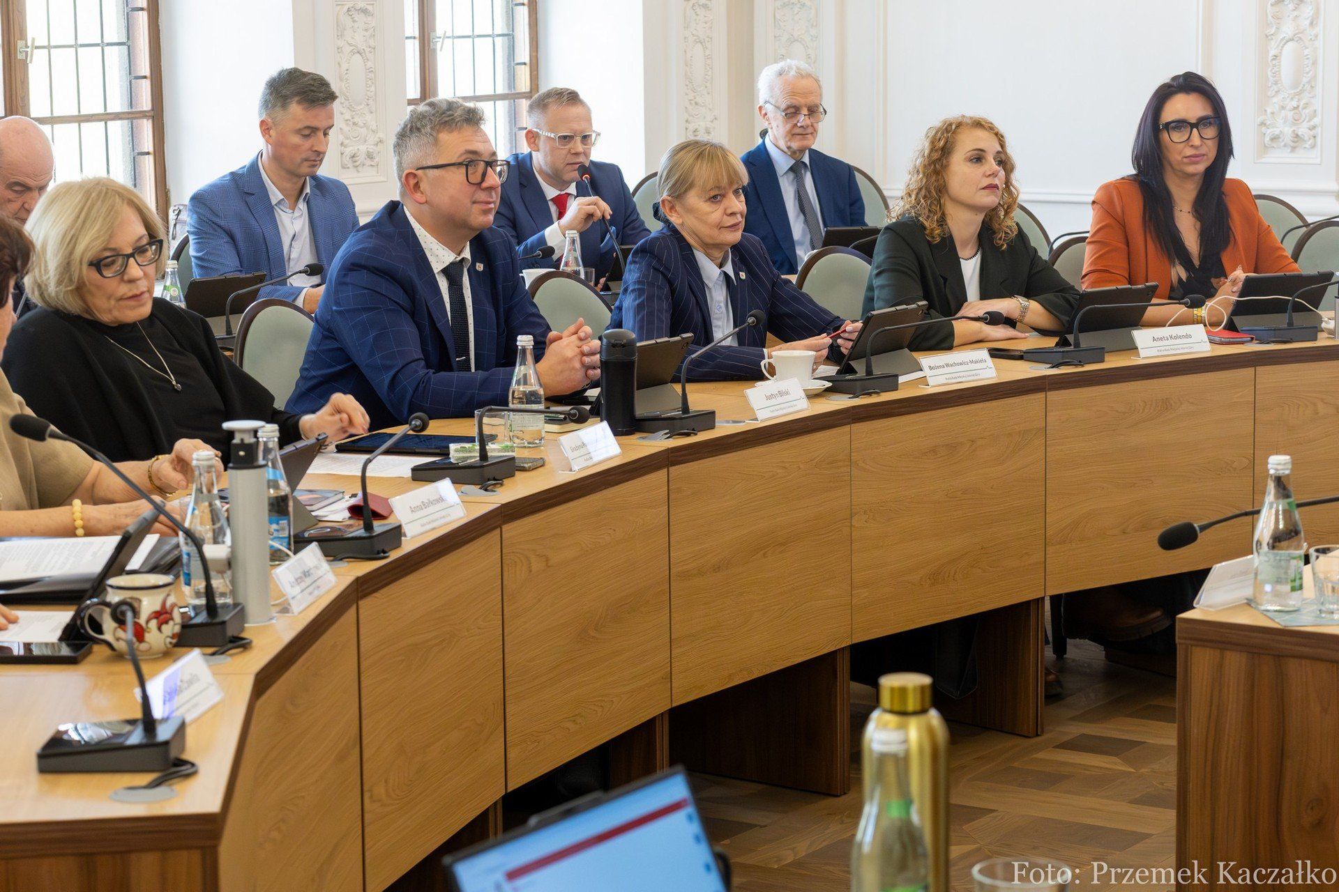 12.11.2025 Sesja Rady Miejskiej Jeleniej Góry. Przegłosowano podwyżki lokalnych opłat