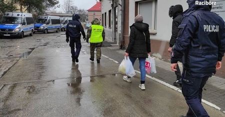 Śląsk. Podróżowali ukryci w naczepie. Wpadli w Raciborzu