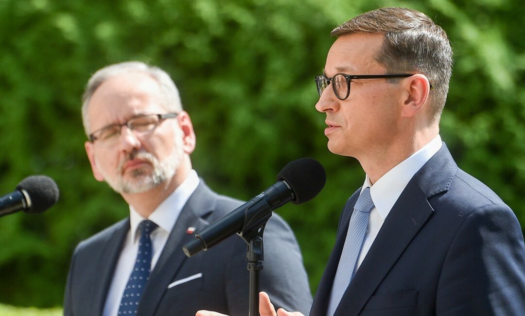 Premier Mateusz Morawiecki i minister zdrowia Adam Niedzielski