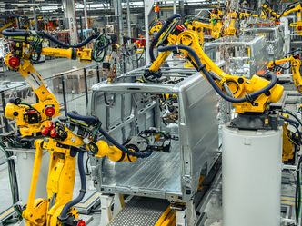 Kryzys w polskim przemyśle? Te liczby nie mówią prawdy [ANALIZA]