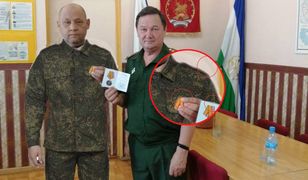 Rosyjski ochotnik dostał medal. Nieudolnie "ubrali" go w mundur