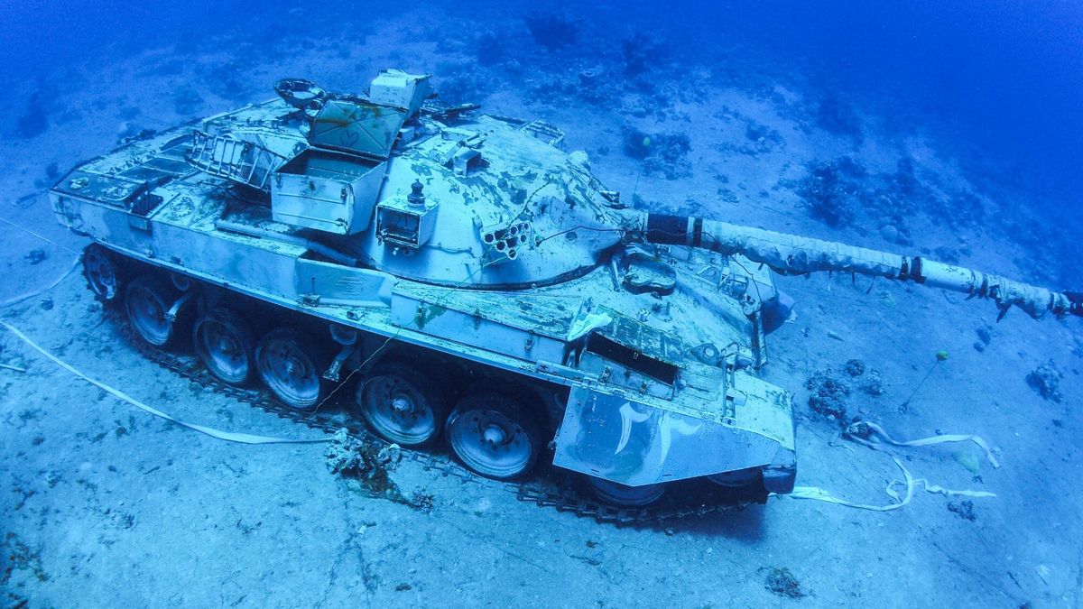 Podwodne muzeum wojskowe w Jordanii