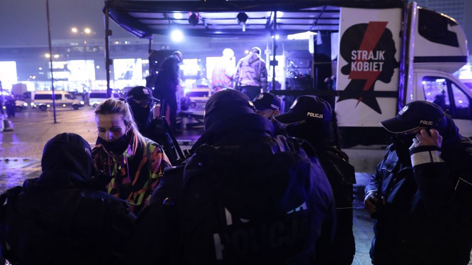Strajk Kobiet w Warszawie. Dziesiątki wylegitymowanych