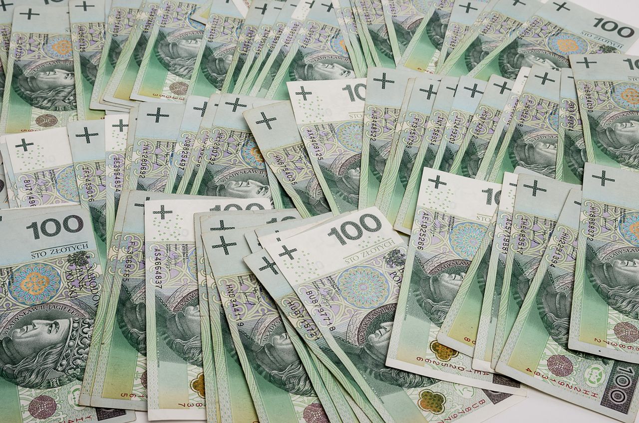 Rozliczenie PIT. Uwaga na fałszywe sms-y i maile, możesz stracić pieniądze