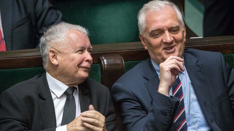 Jarosławowie Kaczyński i Gowin. Teraz to prezesa PiS sławi Gowin: "Mamy zaufanie do pańskiego przywództwa. (…) Jesteśmy takim dobrym zespołem, mamy selekcjonera, który ma strategiczną wizję" 