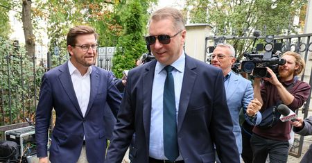 Czarnek nagle przemówił w języku obcym. Ekspertka ocenia