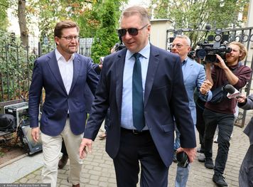 Czarnek nagle przemówił w języku obcym. Ekspertka ocenia