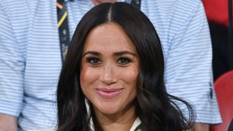 Meghan Markle wzięła "kilka walizek ubrań" i FOTOGRAFA w charytatywną podróż do Rwandy? "GODZINAMI fotografował aktorkę przytulającą dzieci"