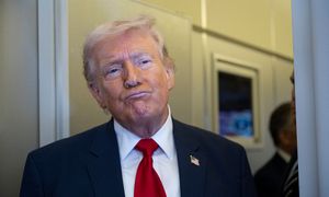 "Rollercoaster naftowy trwa". Ropa nerwowo reaguje na słowa Donalda Trumpa