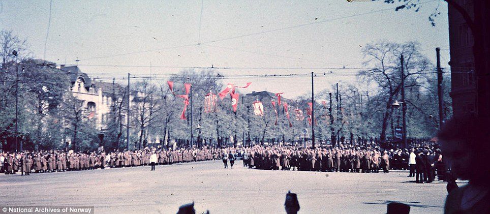 Pogodna, kolorowa wiosna 1937 roku w Berlinie. Ulice pełne swastyk, żołnierzy i... spokoju 12