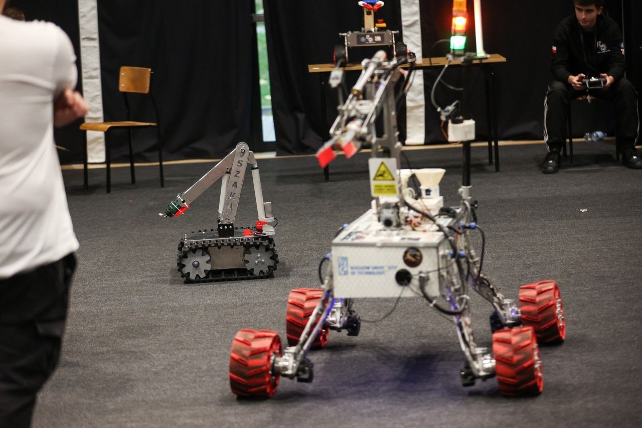 Kraków: Wyścigi robotów, walki maszyn i zaawansowane drony