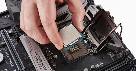 Spectre: nowy wariant zagraża procesorom? Intel zaprzecza