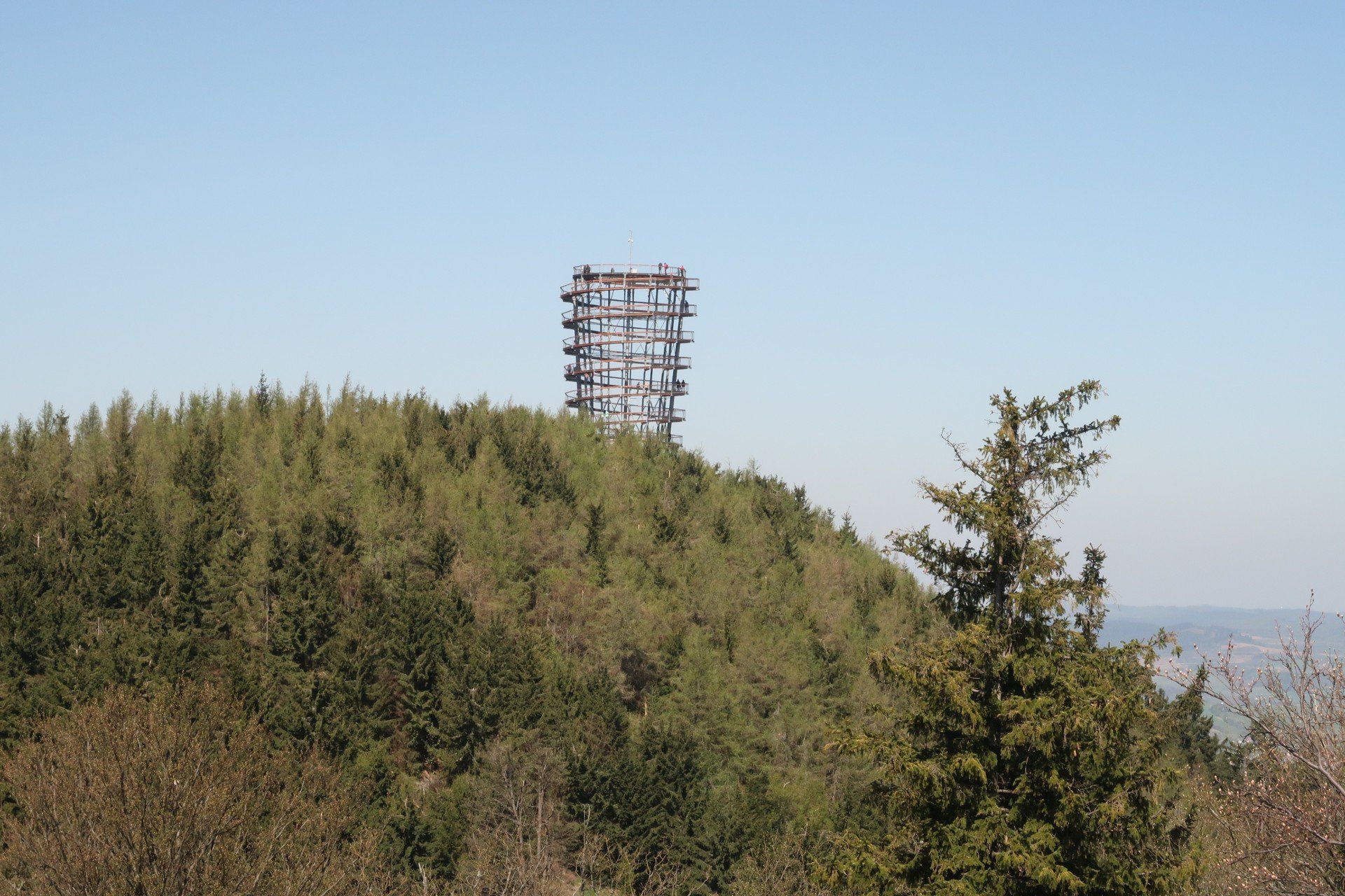 Nowa wieża widokowa na Dzikowcu