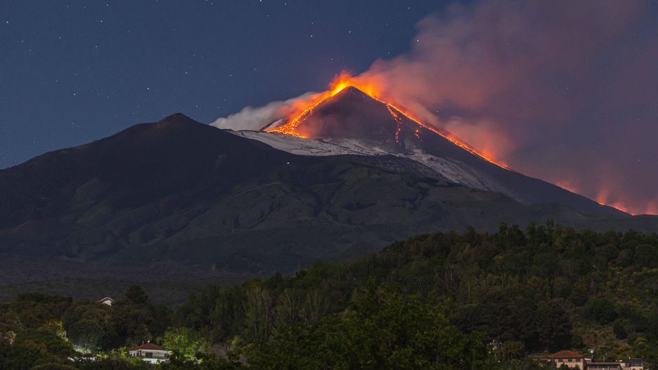 Mount Etna erupts again with Strombolian explosions
CATANIA, ITALY - MAY 13: Mount Etna erupts again with intense Strombolian activity concentrated in the area of the Southeast crater near Catania, Italy on May 13, 2025. The event was characterized by frequent Strombolian explosions, from several vents within the crater, with two flows escaping from the Southeast crater one heading south the other eastward, the column of gas and ash propagated in a southeast direction falling back on wind-exposed villages. Strong rumblings generated by the explosions were heard as far away as Catania. The airborne alert that rose to red in the late evening of May 12 subsided just before dawn on May 13. This is the 15th paroxysm from the southeast crater during this year, the second in May 2025. Salvatore Allegra / Anadolu/ABACAPRESS.COM 
Dostawca: PAP/Abaca
AA/ABACA
eruption, Mount Etna, volcano