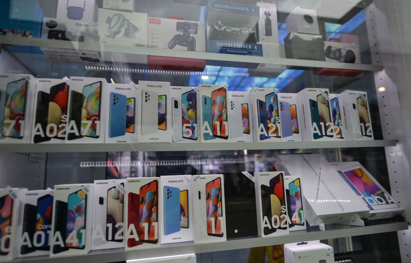 Samsung Galaxy A21 zapalił się w samolocie. Ewakuowano załogę i pasażerów 1