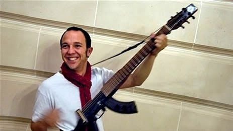 Naprawdę wystrzałowa (z wyglądu) gitara [wideo] 1