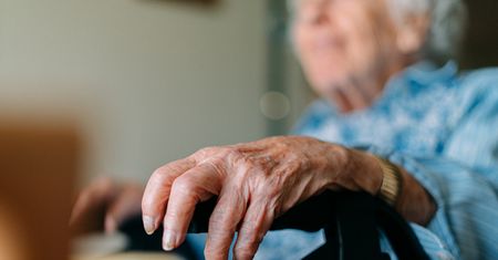 Dieta i ruch to nie wszystko. Naukowcy tłumaczą, jak dożyć 100 lat