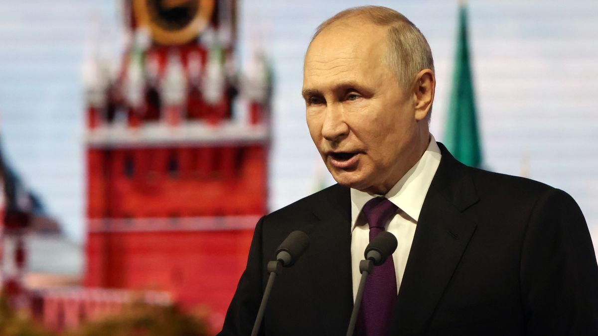 MOSCOW, RUSSIA - SEPTEMBER 9: (RUSSIA OUT) Russian President Vladimir Putin delivers a speech during the concert marking the City Day on September 9, 2023 in Moscow, Russia. Putin and Moscow's Mayor Sobyanin, who is expected to be re-elected this week took part in the festive events. (Photo by Contributor/Getty Images)