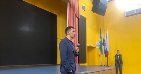Zabił trzy osoby, ukradł 300 tys. rubli. Oto, czym Rosjanin zajmuje się obecnie